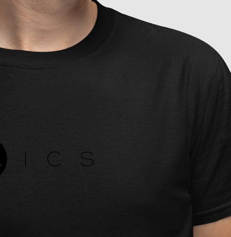 Camiseta Clássica ICS Linha Singular All Black Logo Preto Vazado Frente 100% Algodão - ICSart Store: Criada para artistas